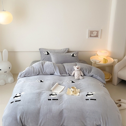 沐棉 2024新款纯色牛奶绒毛巾绣款四件套 熊猫-灰