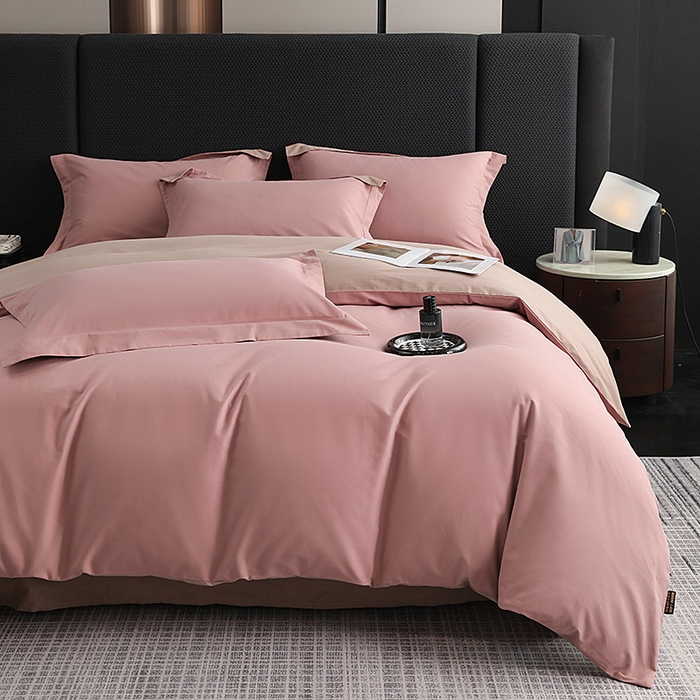 91家纺网 家纺一手货源 找家纺 莱阁亿 2025秋冬新款高支高密全棉纯棉磨毛双拼纯色四件套 莲红&拿铁