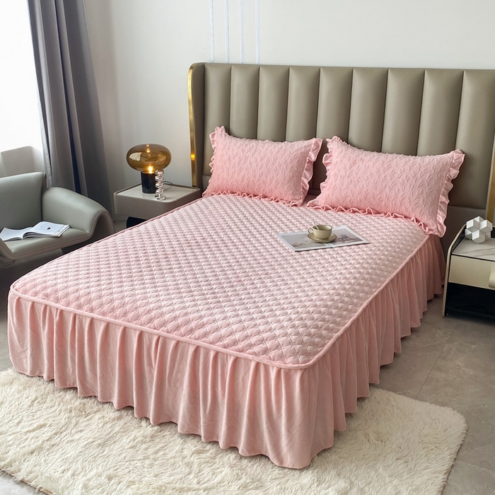 91家纺网 家纺一手货源 找家纺 美伦美焕 2024新款雕花绒床盖四件套（控价238） 大麦-粉