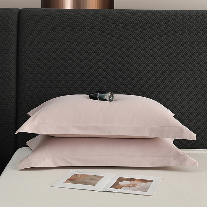 91家纺网 家纺一手货源 找家纺 莱阁亿 2025秋冬新款高支高密全棉纯棉磨毛双拼纯色单枕套 枕套单件 浅玉粉&粉糖