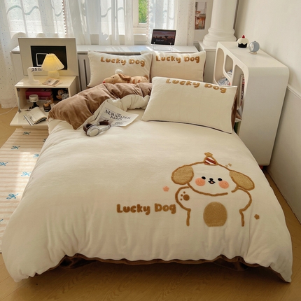 91家纺网 家纺一手货源 找家纺 雅居纺家纺 2024新款大版毛巾绣牛奶绒四件套 LUCK-小狗