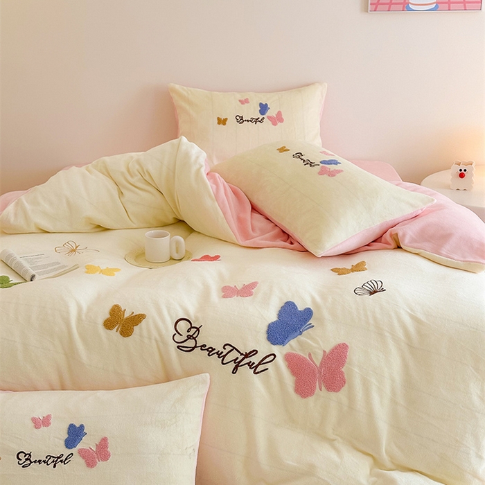 91家纺网 家纺一手货源 找家纺 （总）沐棉 2024新款纯色牛奶绒毛巾绣款四件套