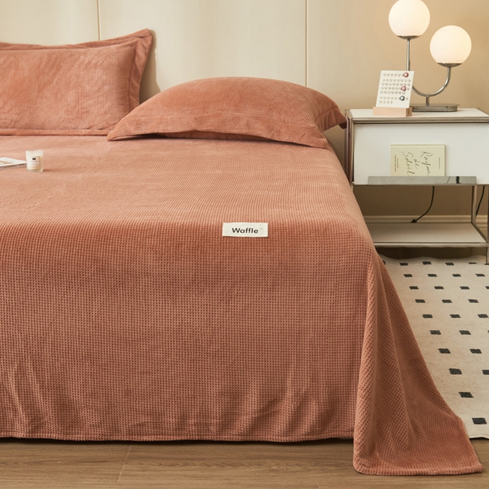 91家纺网 家纺一手货源 找家纺 吾诺家居 2024新款秋冬华夫格牛奶绒单床单系列 焦糖咖