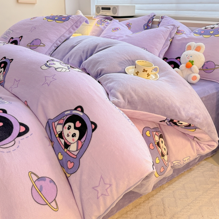 91家纺网 家纺一手货源 找家纺 妖妖家纺 2024新款高克重200克印花牛奶绒四件套 飞入星球