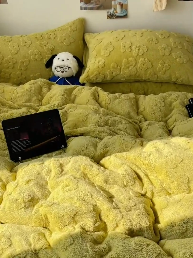 91家纺网 家纺一手货源 找家纺 六巷胡同 2024新款INS博主风云朵花舒棉绒四件套 香草绿