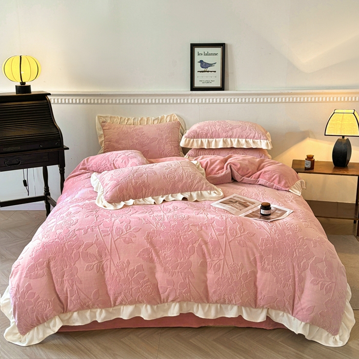 91家纺网 家纺一手货源 找家纺 大境 2024新款维也纳牛奶绒提花四件套维也纳-豆沙