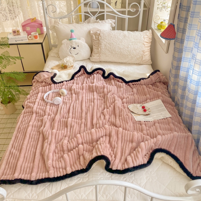 91家纺网 家纺一手货源 找家纺 潮邦 2025秋冬子母抽条羊羔绒球毯 子母抽条球毯-粉色