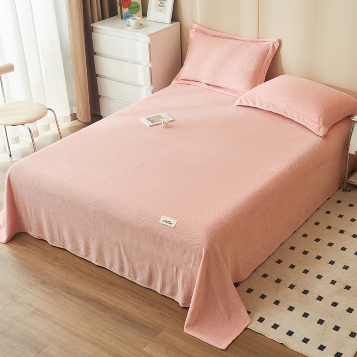 91家纺网 家纺一手货源 找家纺 吾诺家居 2024新款秋冬华夫格牛奶绒单床单系列 浅玉色