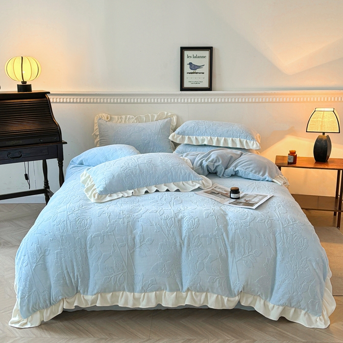 91家纺网 家纺一手货源 找家纺 大境 2024新款维也纳牛奶绒提花四件套维也纳-蓝