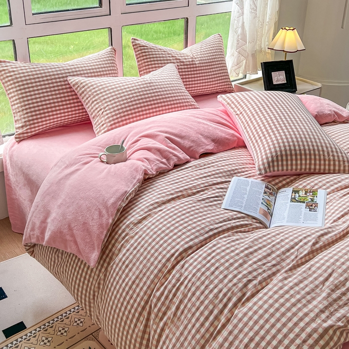 91家纺网 家纺一手货源 找家纺 2024最新无印良品风双拼全棉色织水洗棉加牛奶绒四件套简约全棉拼牛奶绒 棉+绒-蜜粉小格