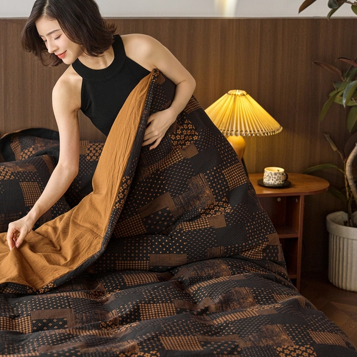 91家纺网 家纺一手货源 找家纺 安莱生活 2024新款全棉纯棉A类母婴双层纱纱布压线飞边款四件套 西雅图-黑咖