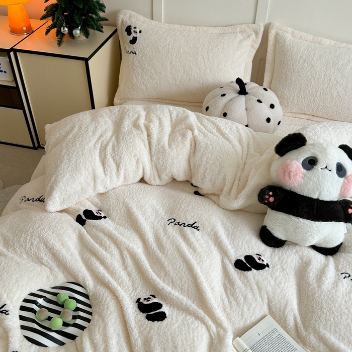 91家纺网 家纺一手货源 找家纺 萝莉家纺 2024新款加厚泰迪绒毛巾绣四件套 熊猫白
