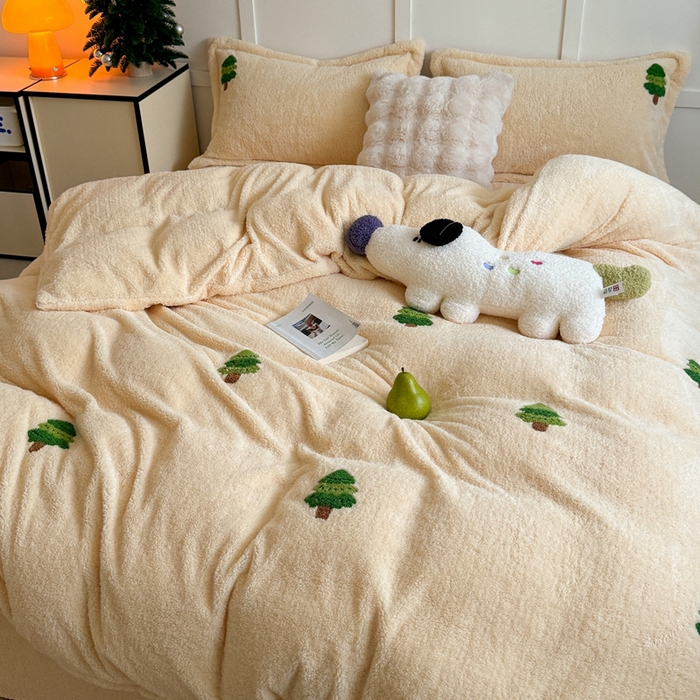 91家纺网 家纺一手货源 找家纺 萝莉家纺 2024新款加厚泰迪绒毛巾绣四件套 圣诞树黄