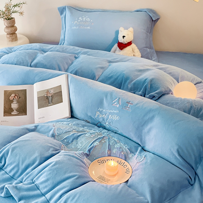 91家纺网 家纺一手货源 找家纺 新方向 2025新款全消光A类牛奶绒四件套-公主请开心 公主请开心-以太兰