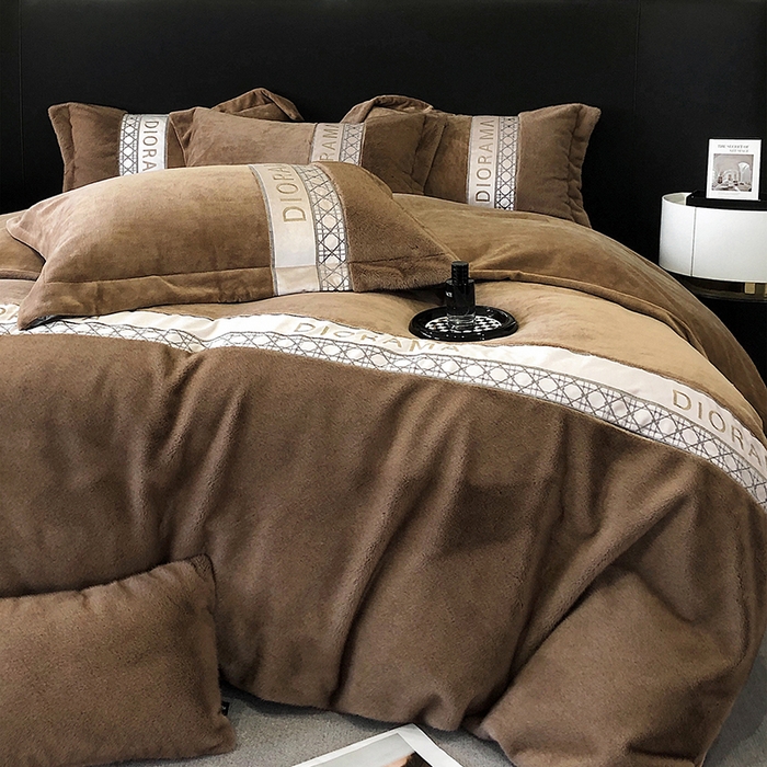 91家纺网 家纺一手货源 找家纺 （总）安莱生活 2024新款弧貂绒皮草四件套