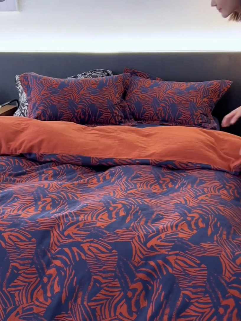 91家纺网 家纺一手货源 找家纺 安莱生活 2024新款全棉纯棉A类母婴双层纱纱布压线飞边款四件套 纽卡斯-蓝红