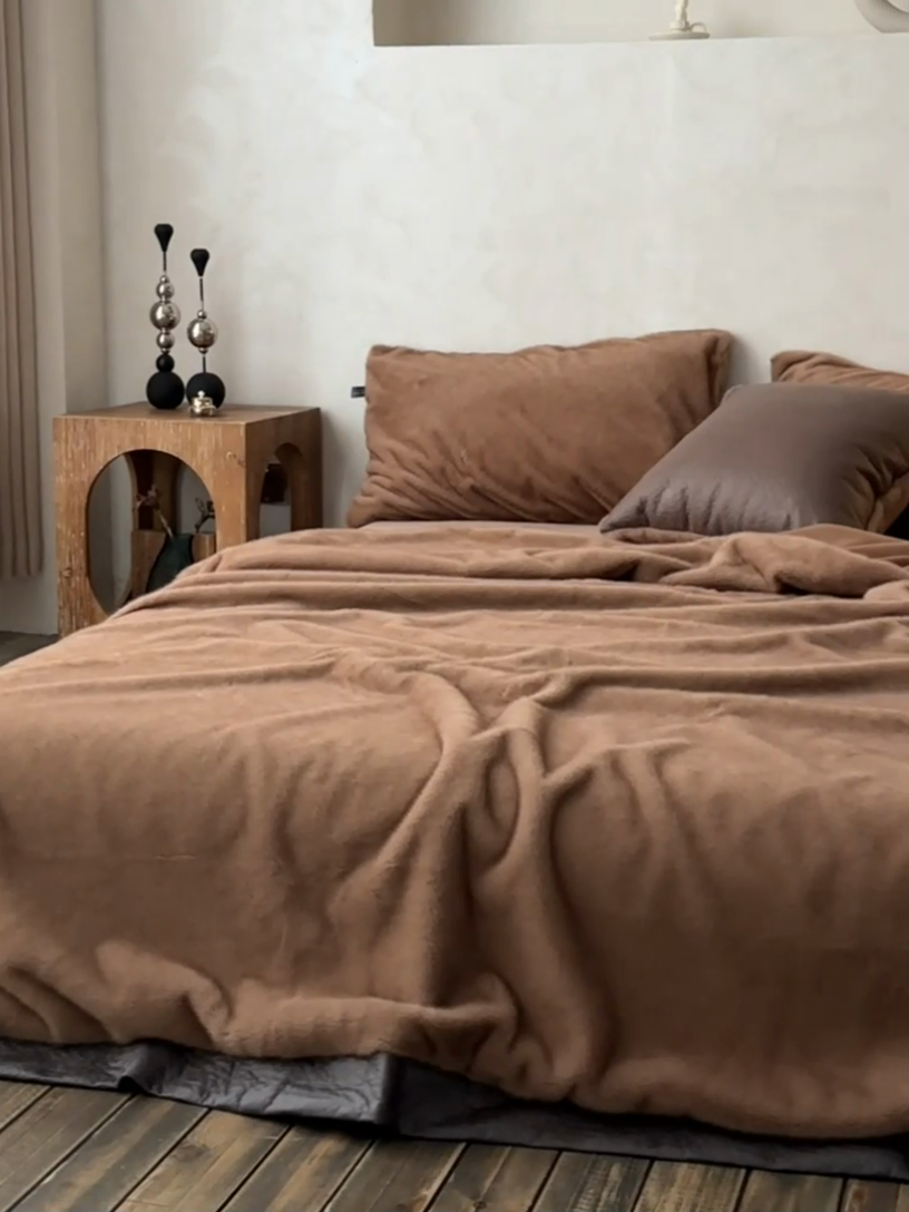 91家纺网 家纺一手货源 找家纺 安莱生活 2024新款弧貂绒皮草毛毯 菲尔罗