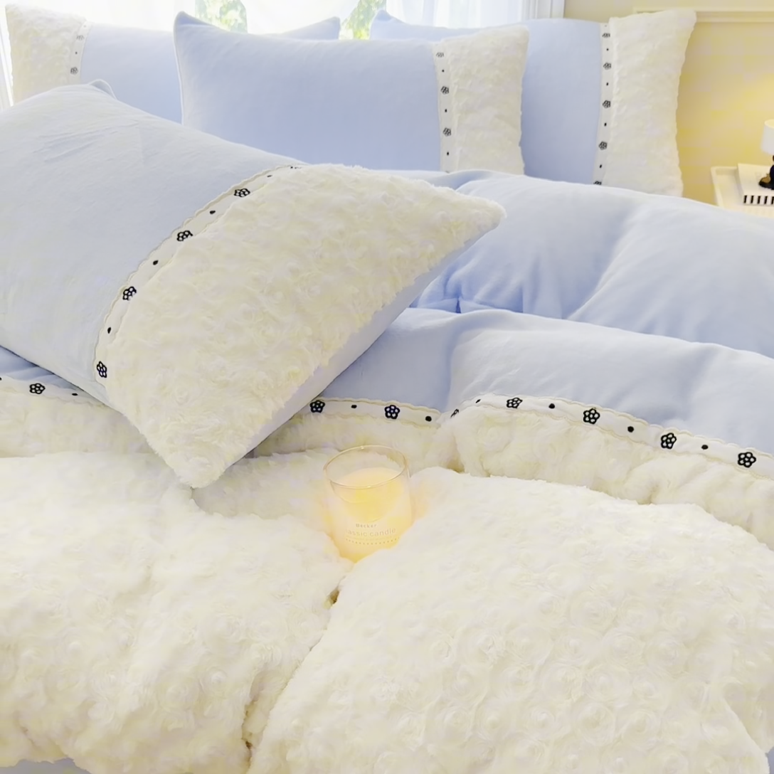 91家纺网 家纺一手货源 找家纺 （总）安莱生活 2024新款优雅獭兔牛奶绒刺绣工艺款四件套 暖暖恋-风格一