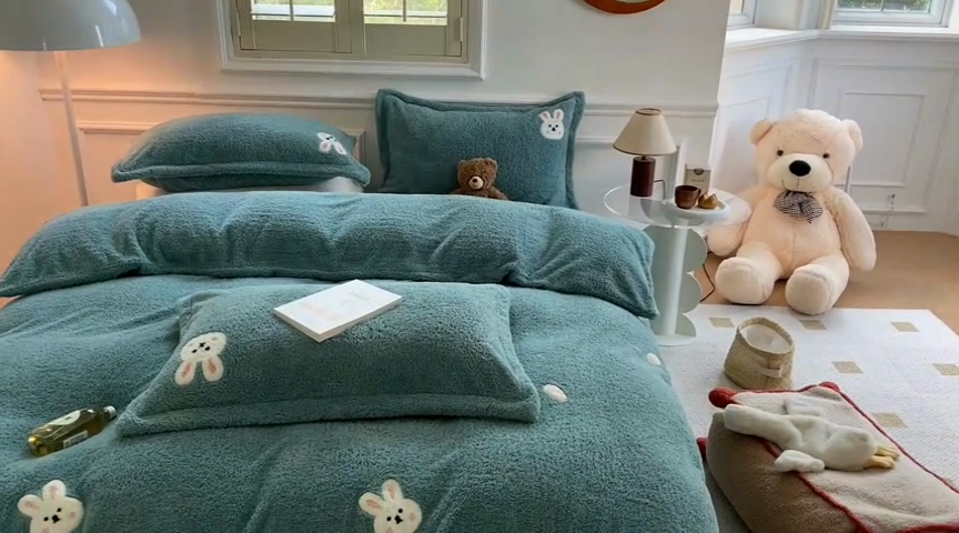 91家纺网 家纺一手货源 找家纺 萝莉家纺 2024新款加厚泰迪绒毛巾绣四件套 小免蓝