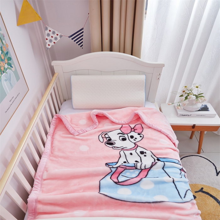 91家纺网 家纺一手货源 找家纺 凯轩毛毛毯毯子网销专供 2024新款加厚保暖儿童印花云毛毯毯子系列 斑点狗  粉