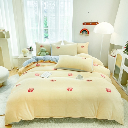 91家纺网 家纺一手货源 找家纺 眷恋家纺 2025新款牛奶绒毛巾绣四件套 卡比-嫩黄+天蓝