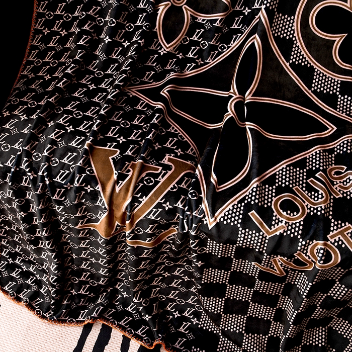 91家纺网 家纺一手货源 找家纺 爵仕 2024高档锦狐绒毛毯复合毯奢华复古绒毯爱马风格 LV