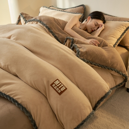 晨曦家纺 2024新款日系简约小包边牛奶绒四件套 简约-双拼咖色