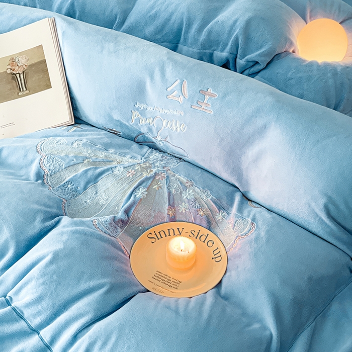 91家纺网 家纺一手货源 找家纺 新方向 2025新款全消光A类牛奶绒四件套-公主请开心 公主请开心-以太兰