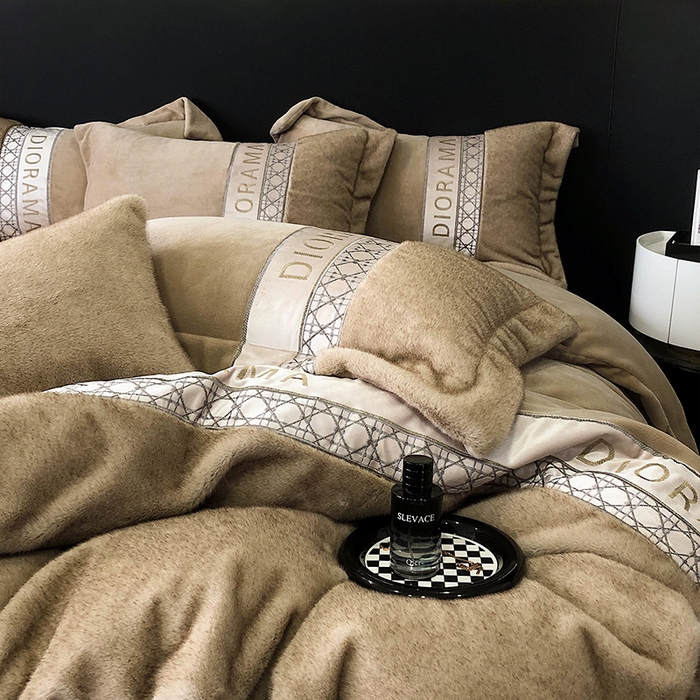 91家纺网 家纺一手货源 找家纺 安莱生活 2024新款弧貂绒皮草四件套 艾曼拉