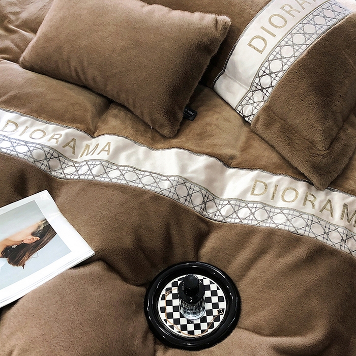 91家纺网 家纺一手货源 找家纺 （总）安莱生活 2024新款弧貂绒皮草四件套