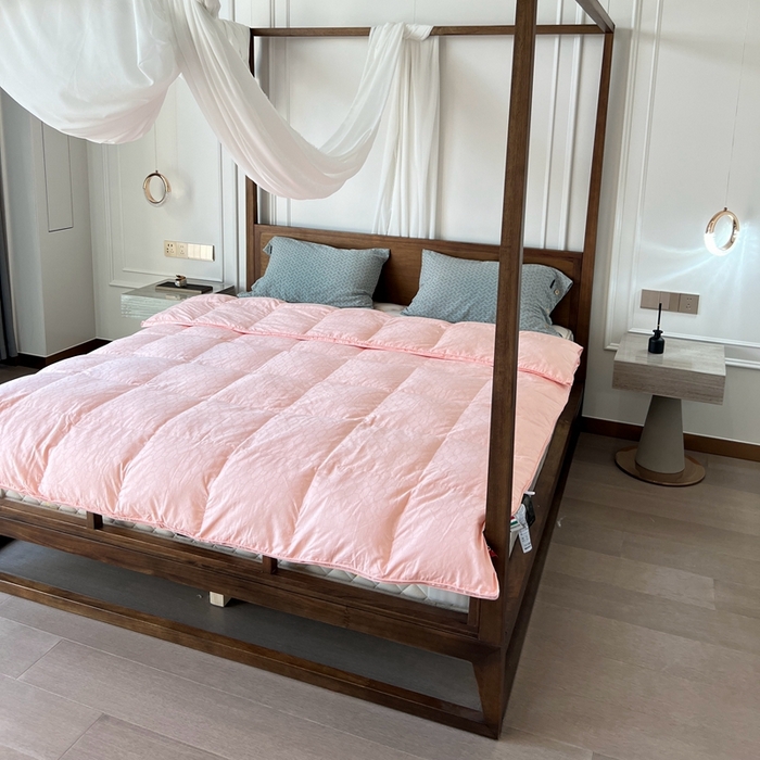 91家纺网 家纺一手货源 找家纺 静若居 2024新款方格提花双层羽绒被壳爆款推荐羽绒被壳厂家直销 西西里粉玉1