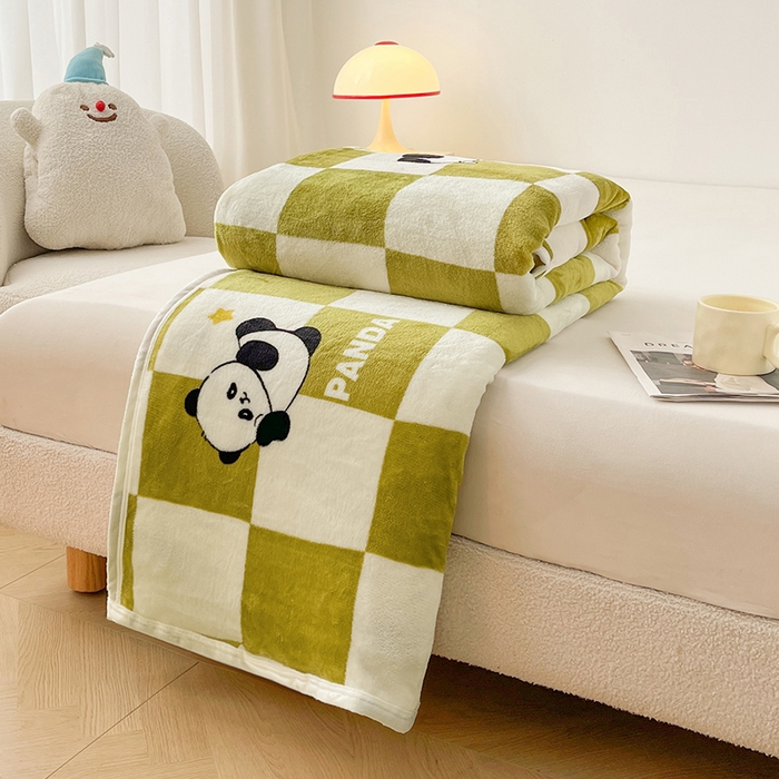 91家纺网 家纺一手货源 找家纺 千荨 2024新款多功能牛奶绒毛毯 格子熊猫