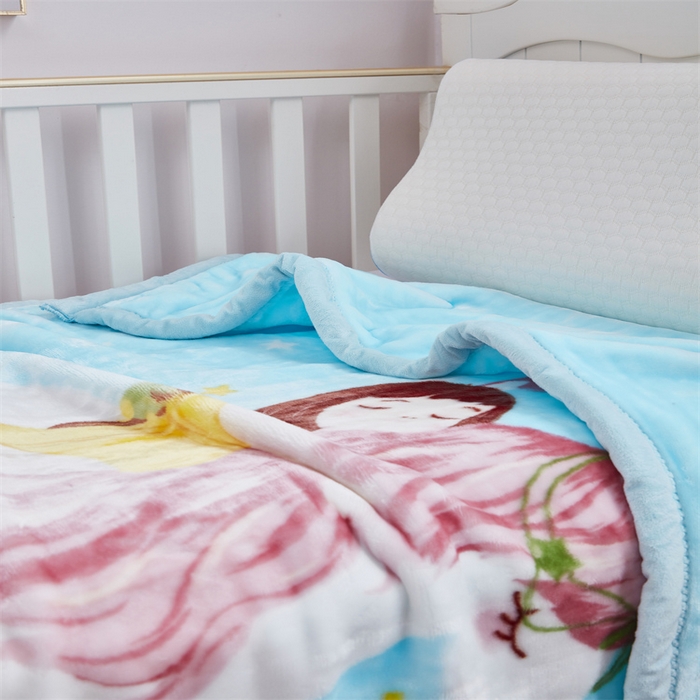 91家纺网 家纺一手货源 找家纺 凯轩毛毛毯毯子网销专供 2024新款加厚保暖儿童印花云毛毯毯子系列 小骑手  蓝