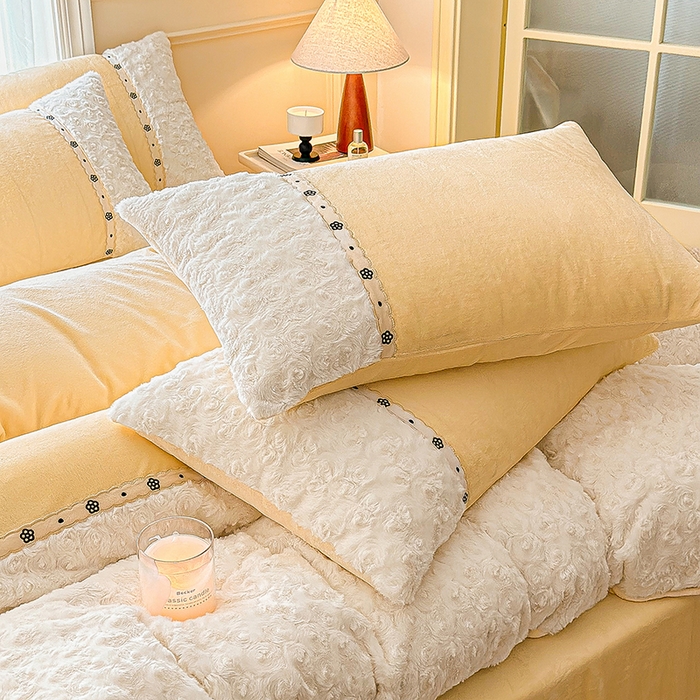 91家纺网 家纺一手货源 找家纺 安莱生活 2024新款优雅獭兔牛奶绒刺绣工艺款四件套 暖暖恋-风格一 玫瑰金