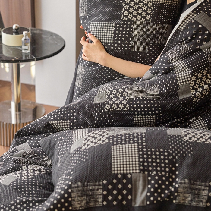 91家纺网 家纺一手货源 找家纺 安莱生活 2024新款全棉纯棉A类母婴双层纱纱布压线飞边款四件套 西雅图-黑白