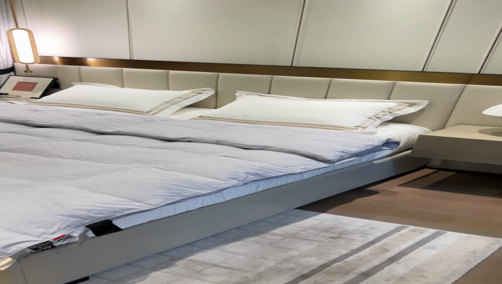 91家纺网 家纺一手货源 找家纺 静若居 2024新款双层大提花羽绒被壳不跑绒自充绒羽绒被壳厂家直销 双层凤尾灰色2