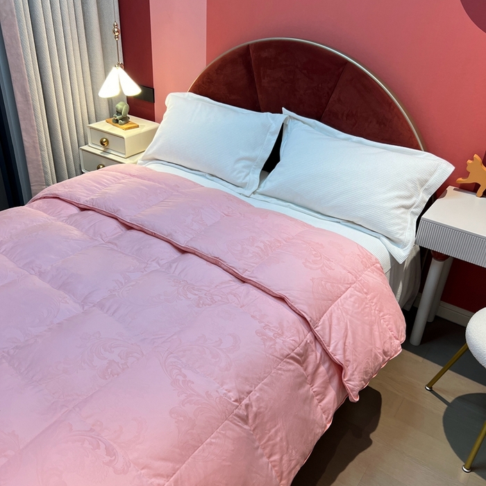 91家纺网 家纺一手货源 找家纺 静若居 2024新款双层大提花羽绒被壳不跑绒自充绒羽绒被壳厂家直销 双层凤尾粉色2