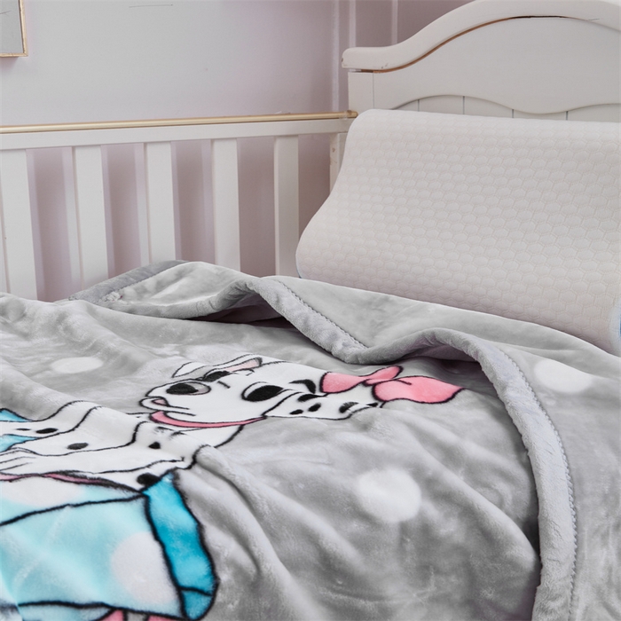 91家纺网 家纺一手货源 找家纺 凯轩毛毛毯毯子网销专供 2024新款加厚保暖儿童印花云毛毯毯子系列 斑点狗  灰