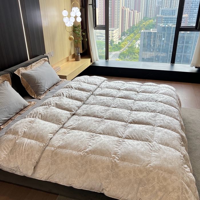 91家纺网 家纺一手货源 找家纺 静若居 2024新款高精密真丝提花羽绒被壳婚庆款羽绒被壳厂家 岩石灰2