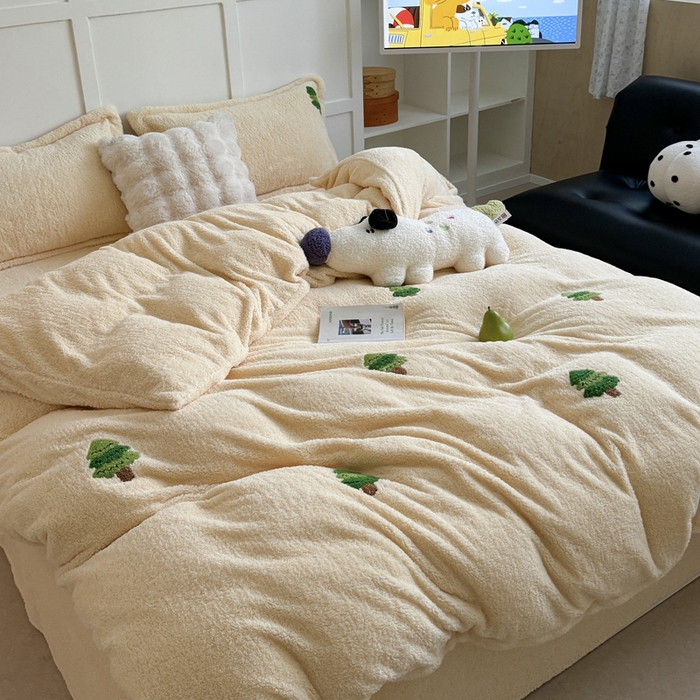 91家纺网 家纺一手货源 找家纺 萝莉家纺 2024新款加厚泰迪绒毛巾绣四件套 圣诞树黄