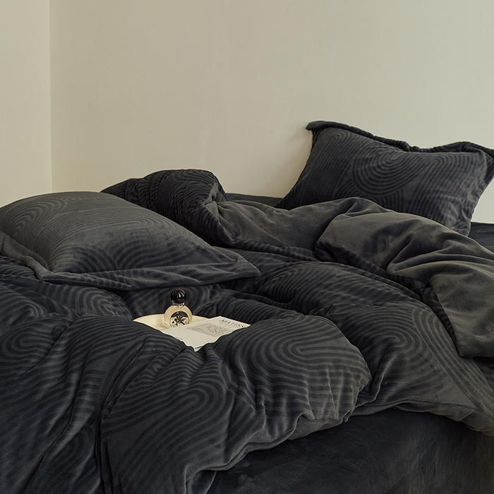 91家纺网 家纺一手货源 找家纺 安莱生活 2024新款牛奶绒提花烂花年纪系列四件套-风格二 年纪-灰