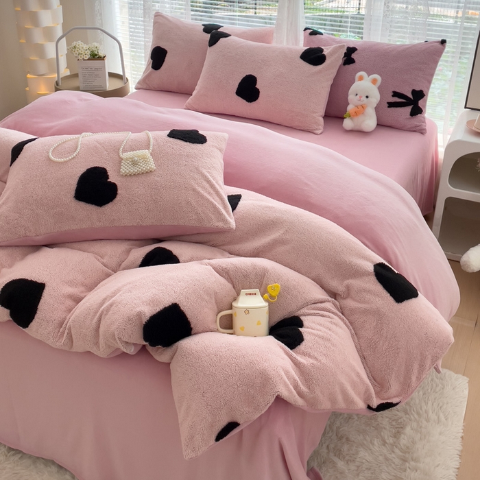 91家纺网 家纺一手货源 找家纺 蝶帕家纺 2024新款阳离子提花舒棉绒四件套 心动-粉