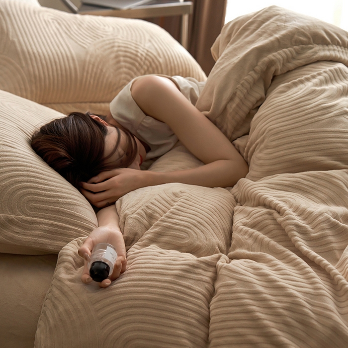 91家纺网 家纺一手货源 找家纺 安莱生活 2024新款牛奶绒提花烂花年纪系列四件套-风格一 年纪-杏