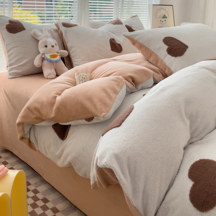 91家纺网 家纺一手货源 找家纺 蝶帕家纺 2024新款阳离子提花舒棉绒四件套 心动-咖