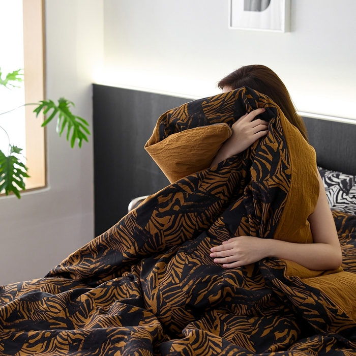 91家纺网 家纺一手货源 找家纺 安莱生活 2024新款全棉纯棉A类母婴双层纱纱布压线飞边款四件套 纽卡斯-黑咖