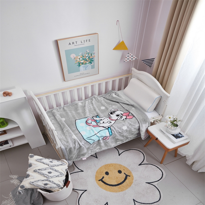 91家纺网 家纺一手货源 找家纺 凯轩毛毛毯毯子网销专供 2024新款加厚保暖儿童印花云毛毯毯子系列 斑点狗  灰