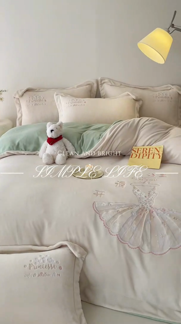 91家纺网 家纺一手货源 找家纺 新方向 2025新款全消光A类牛奶绒四件套-公主请开心 公主请开心-奶油白