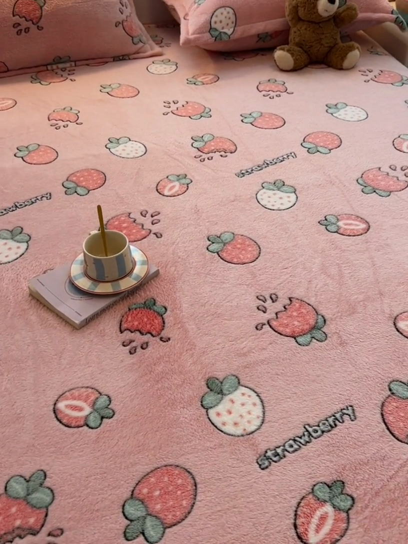 91家纺网 家纺一手货源 找家纺 韩巢家纺 2024新款雪花绒枕套一对装 奶油草莓