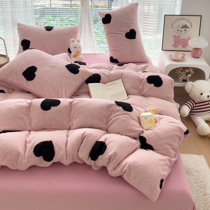 91家纺网 家纺一手货源 找家纺 蝶帕家纺 2024新款阳离子提花舒棉绒四件套 心动-粉