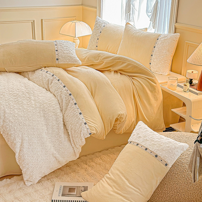 91家纺网 家纺一手货源 找家纺 安莱生活 2024新款优雅獭兔牛奶绒刺绣工艺款四件套 暖暖恋-风格一 玫瑰金